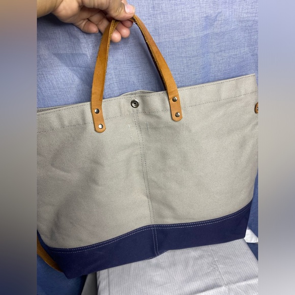 Queen bee creations handbag - Picture 4 of 9